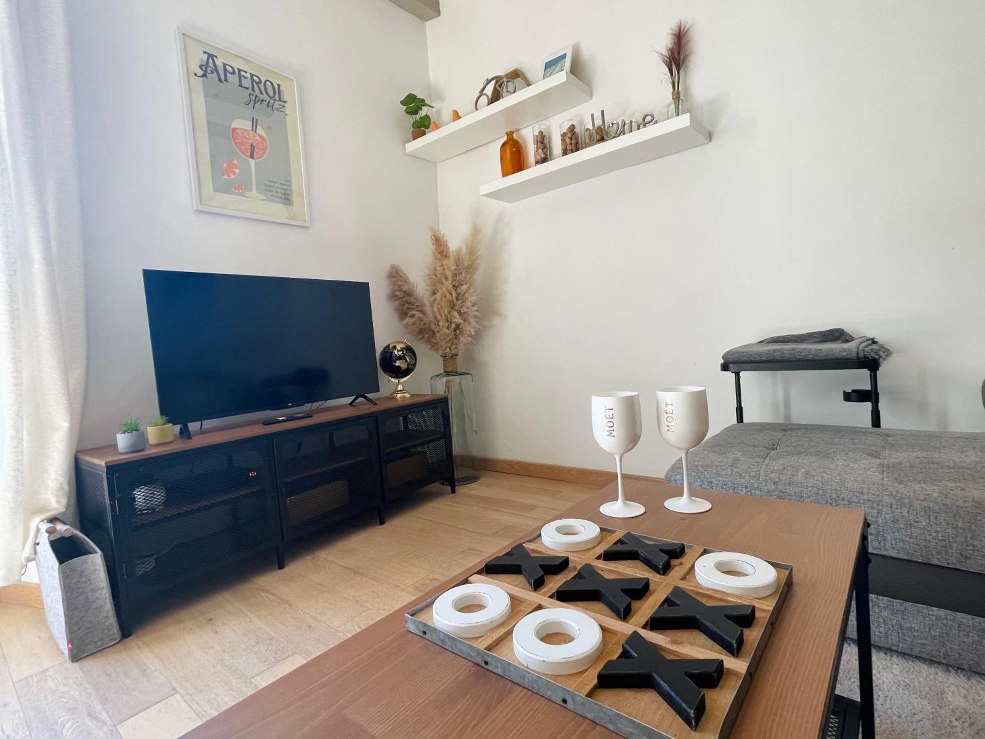 Maison Gabriel - Logement Charmant Au Coeur De La Cite Medievale - T3 75M2 Albertville Eksteriør billede