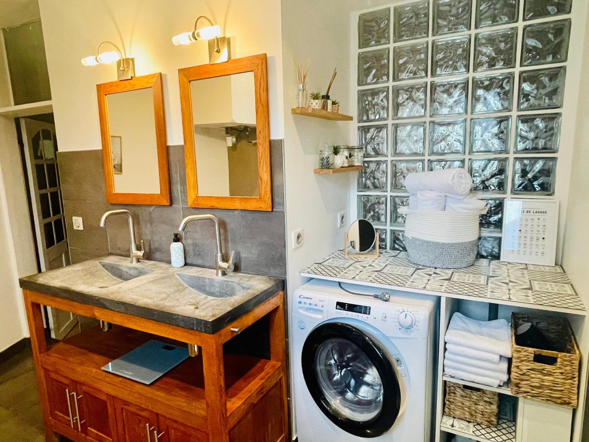 Maison Gabriel - Logement Charmant Au Coeur De La Cite Medievale - T3 75M2 Albertville Eksteriør billede